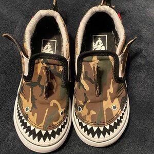 Kids Camo Shark Slip-On Vans - Brown